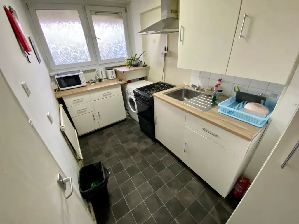 Property photo 3 of 5