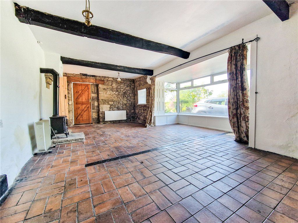 Property photo 3 of 19 Sitting Room