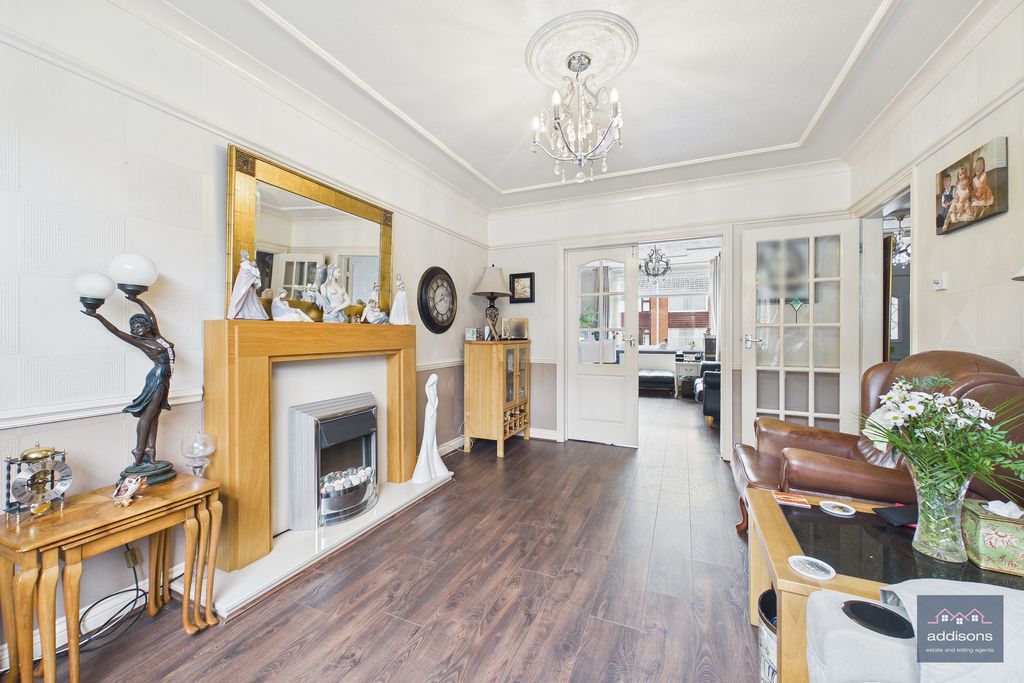 Property photo 3 of 24 Photo 12