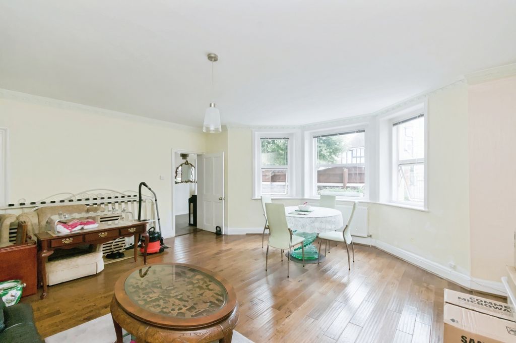 Property photo 2 of 20 Pbox-Img.Jpg