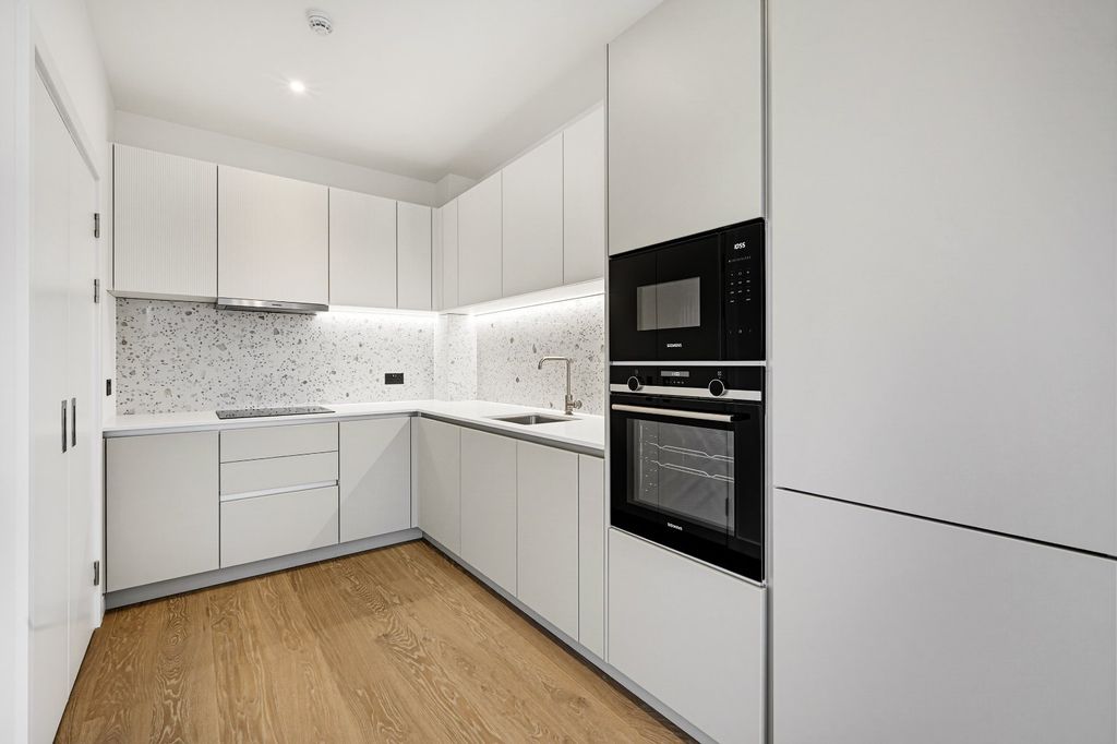Property photo 2 of 15 Kitchen