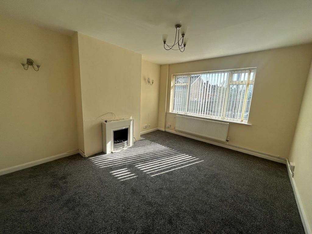 Property photo 2 of 12 Image