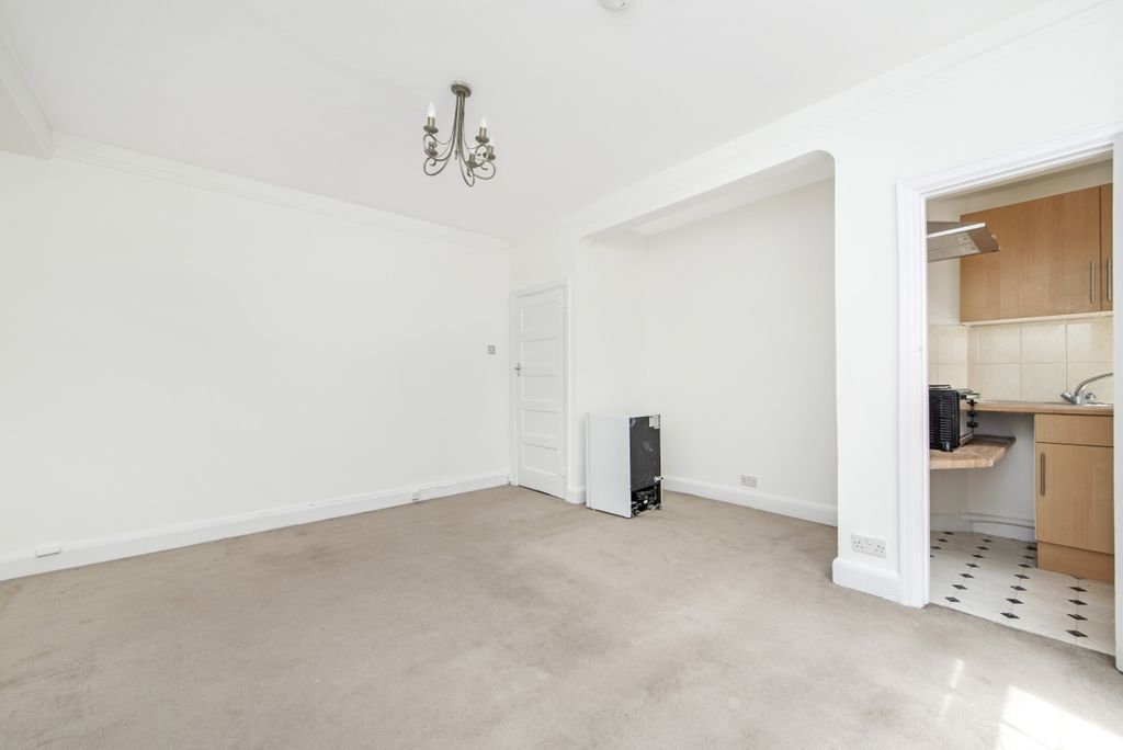 Property photo 3 of 6 Picture 3