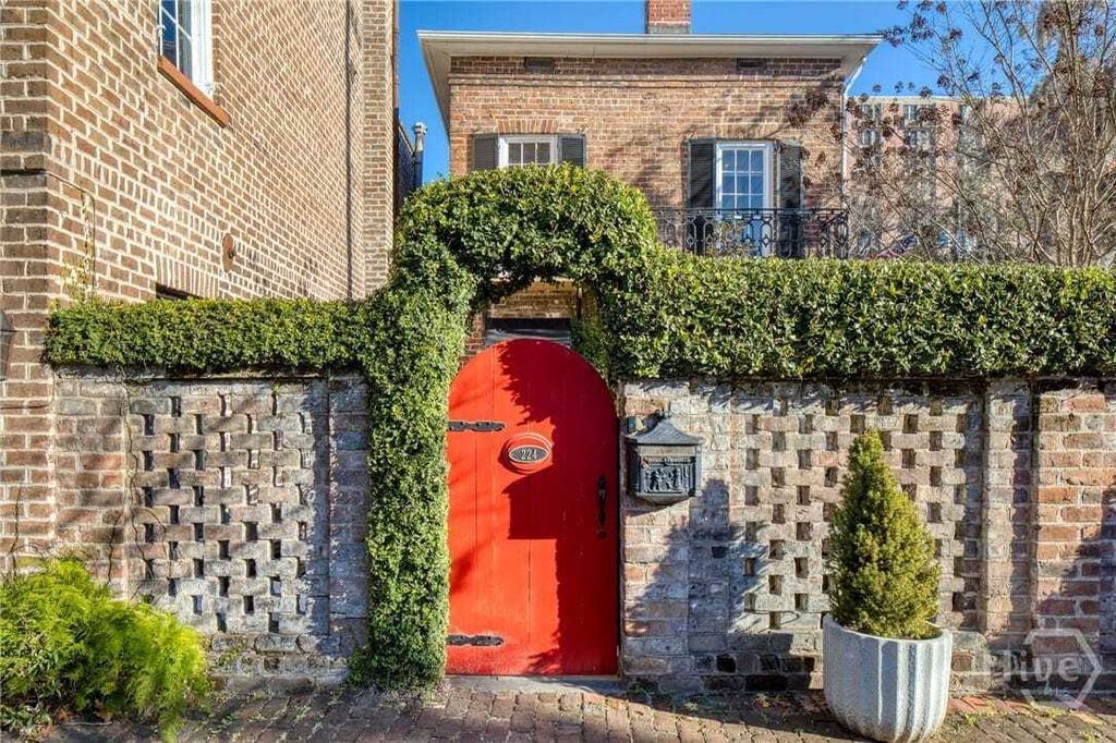 Property photo 1 of 31