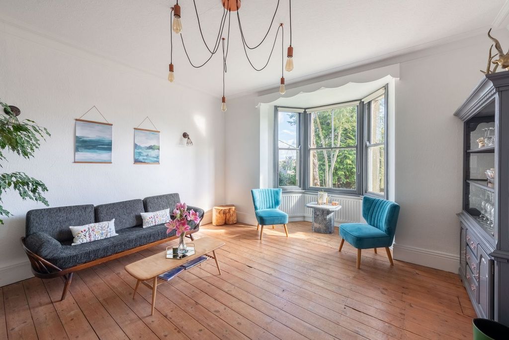 Property photo 3 of 73