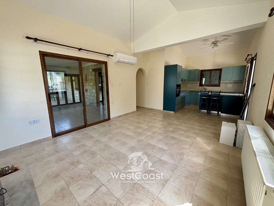 Property photo 2 of 26