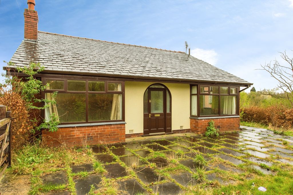 Property photo 2 of 19 10 Walnut Avenue, Wigan Wn1 3Xe