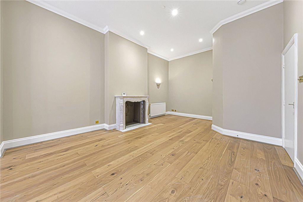 Property photo 3 of 11 Picture No. 18