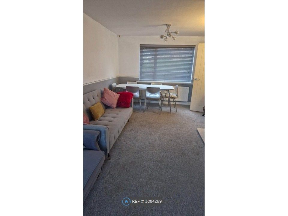 Property photo 2 of 25 Cosy 4 Bed House To Share