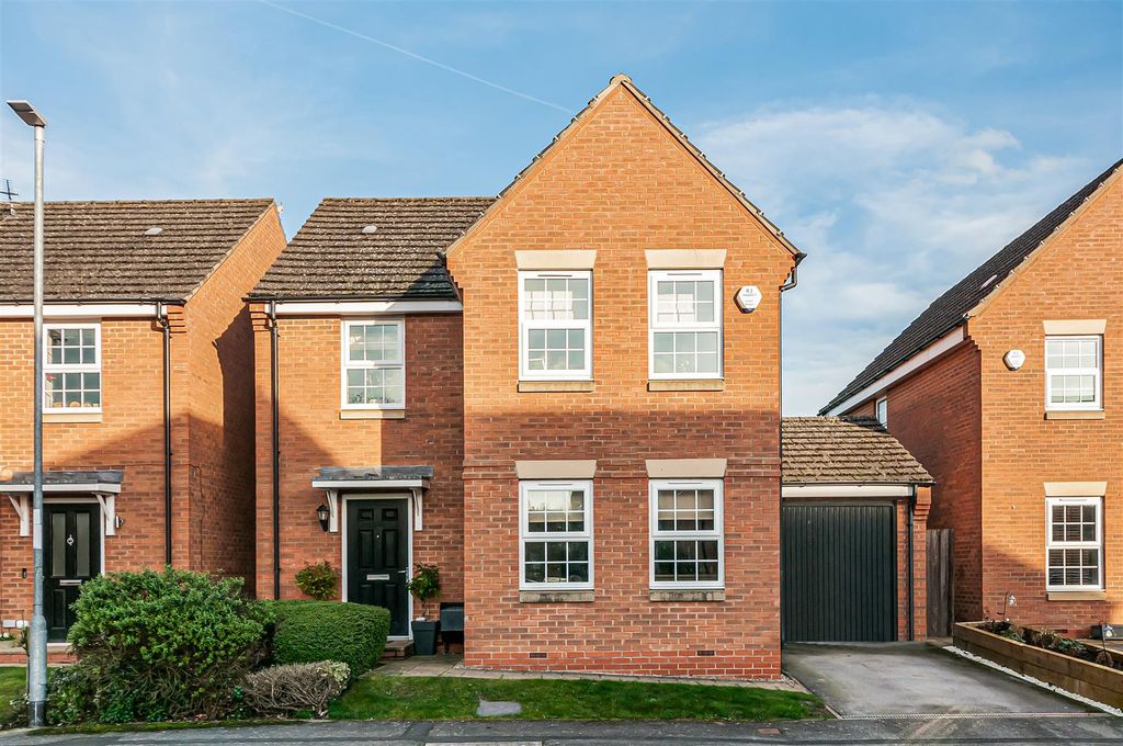 Property photo 1 of 28 31 Carter Street29.Jpg