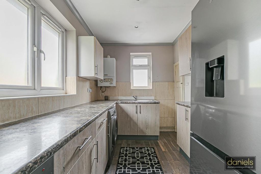 Property photo 2 of 10 Kitchen.Jpg