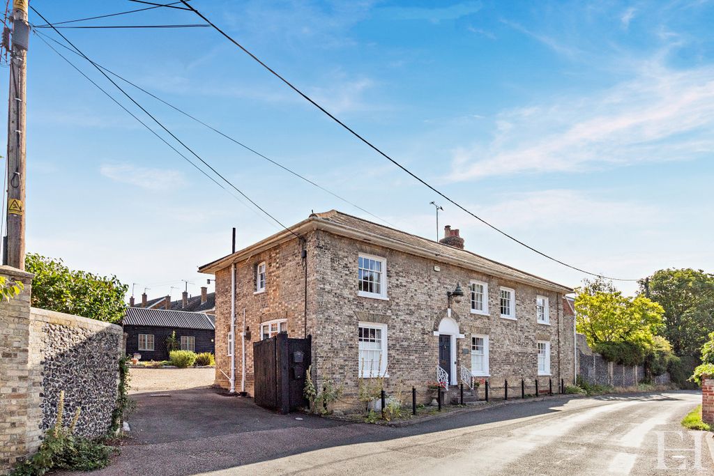 Property photo 1 of 43 8658493-Exteriorwm01-800