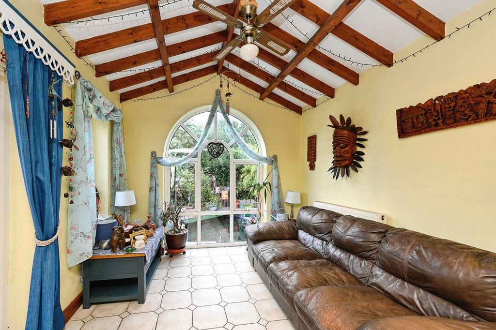 Property photo 3 of 22 Pbox-Img.Jpg