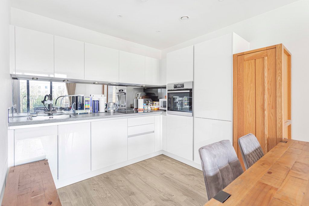Property photo 3 of 11 Kitchen