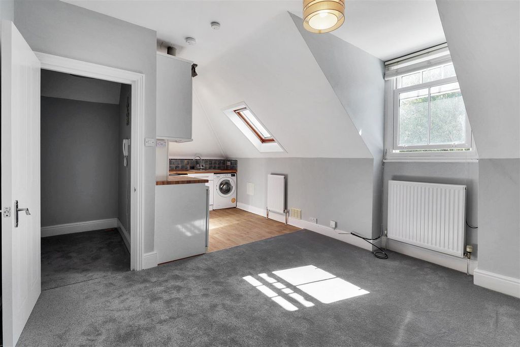 Property photo 2 of 10 64742_011.Jpg