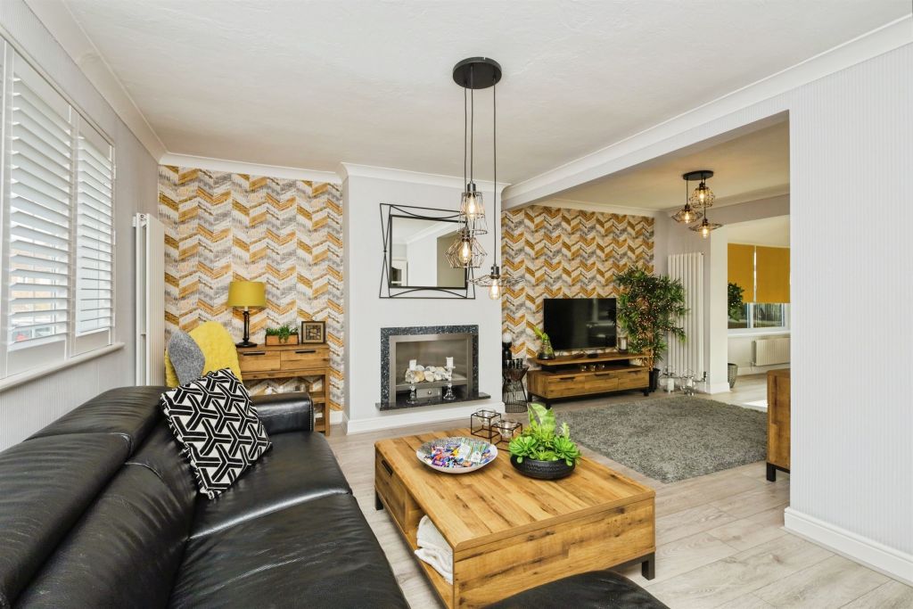 Property photo 2 of 20