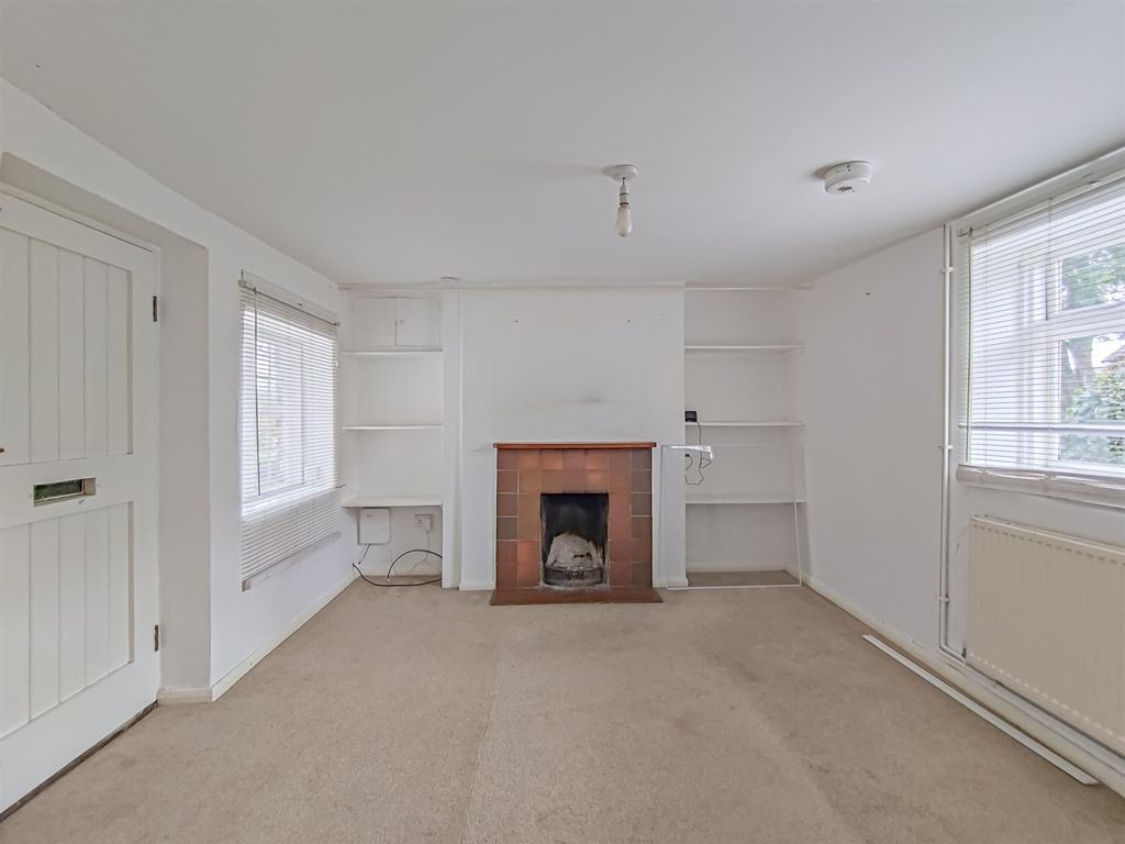 Property photo 3 of 13 Sitting Room