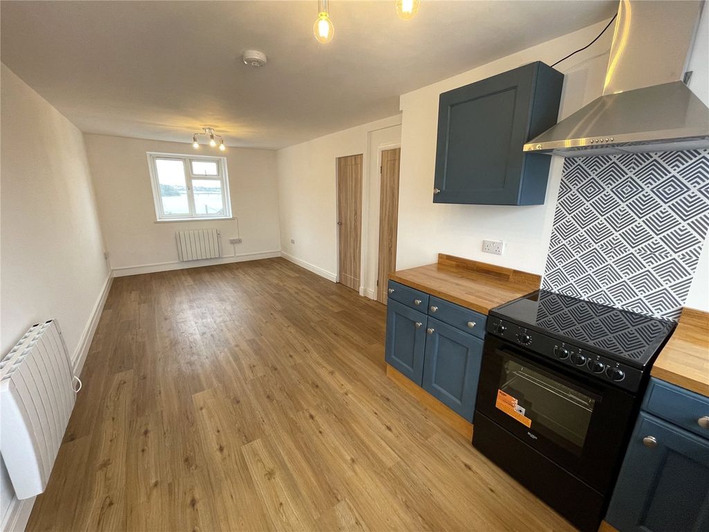 Property photo 2 of 10 Picture No. 02