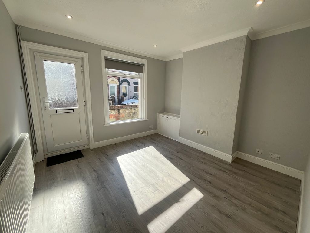 Property photo 2 of 6 Living Room