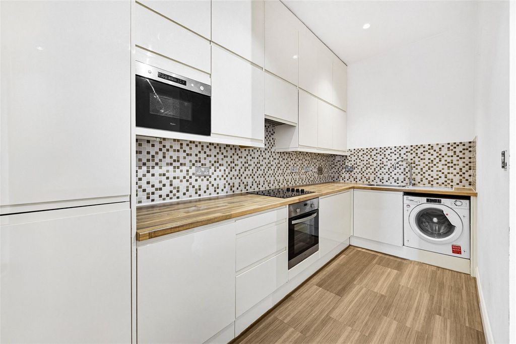 Property photo 2 of 11 Picture No. 08