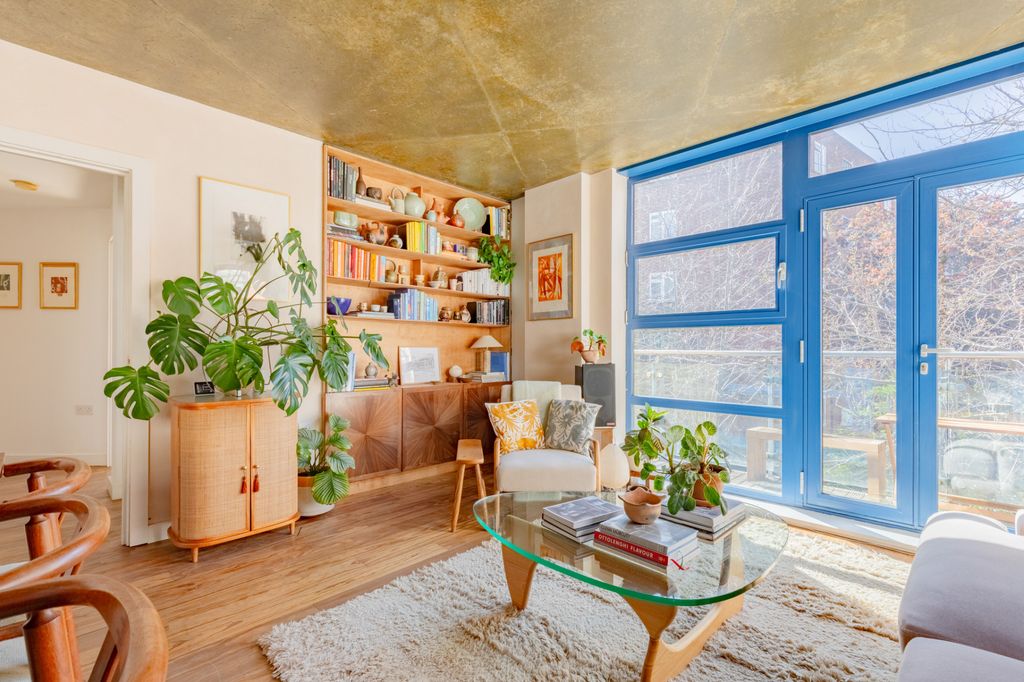 Property photo 1 of 31