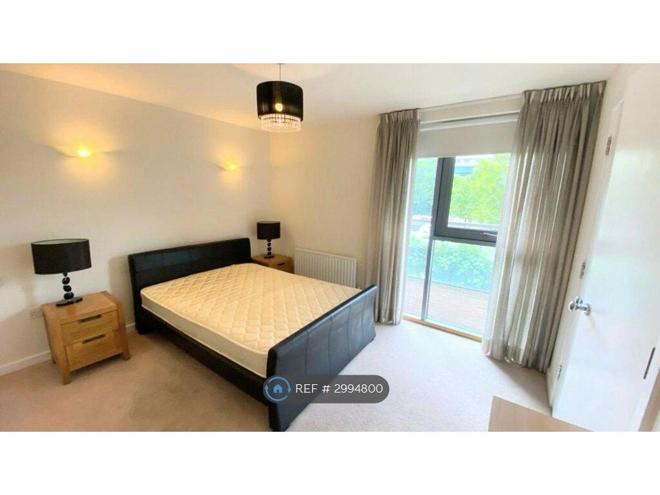 Property photo 3 of 7 Main Bedroom