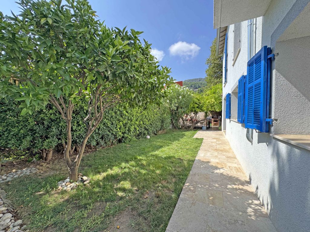 Property photo 1 of 18 Main Exterior View