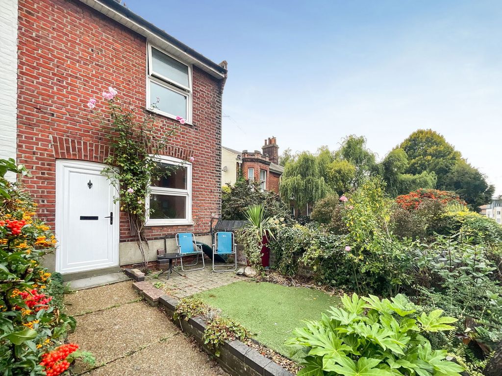 Property photo 1 of 11