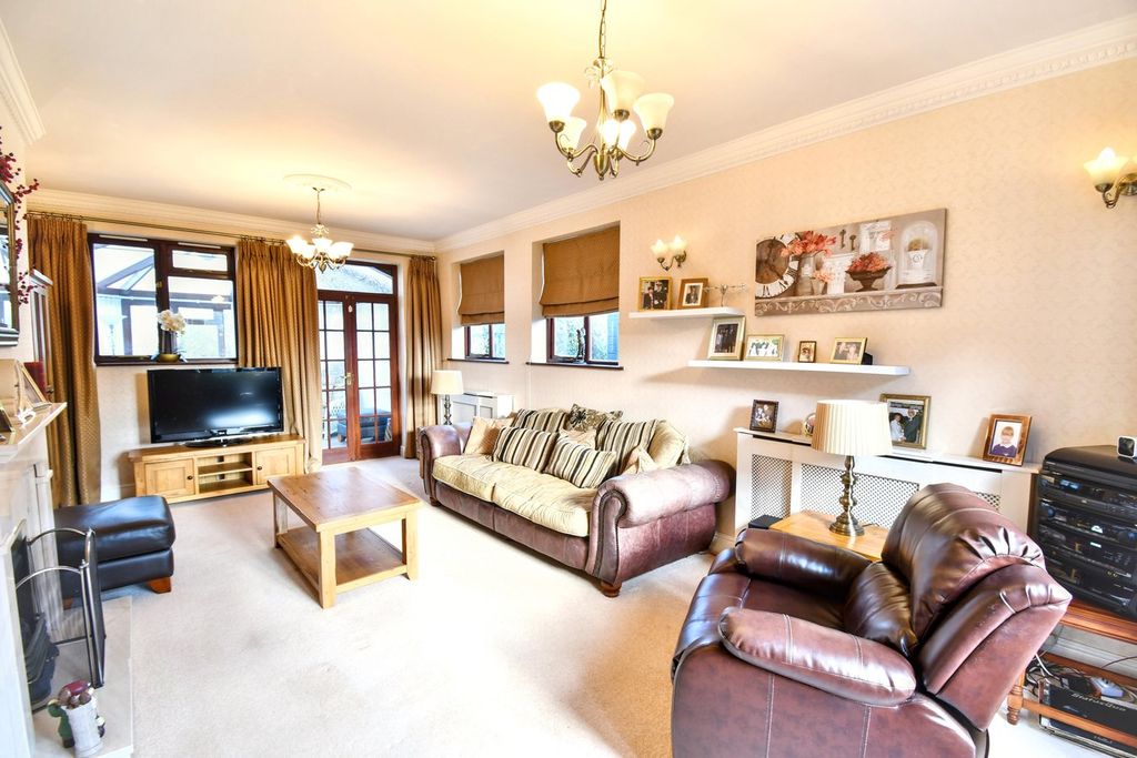 Property photo 3 of 37