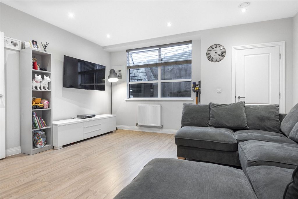 Property photo 3 of 10 Picture No. 06