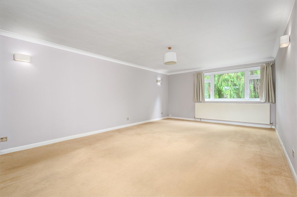 Property photo 3 of 10 Photo 8