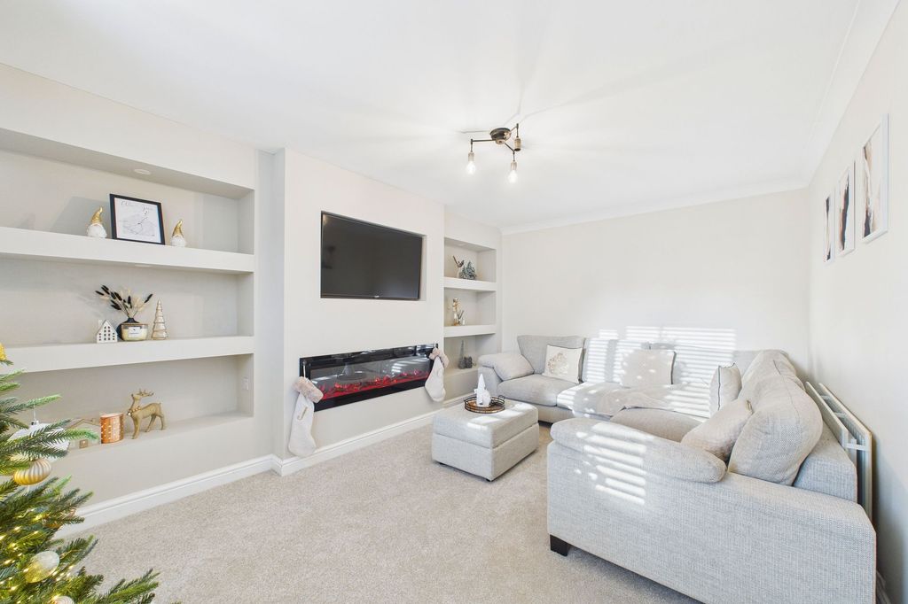 Property photo 3 of 20