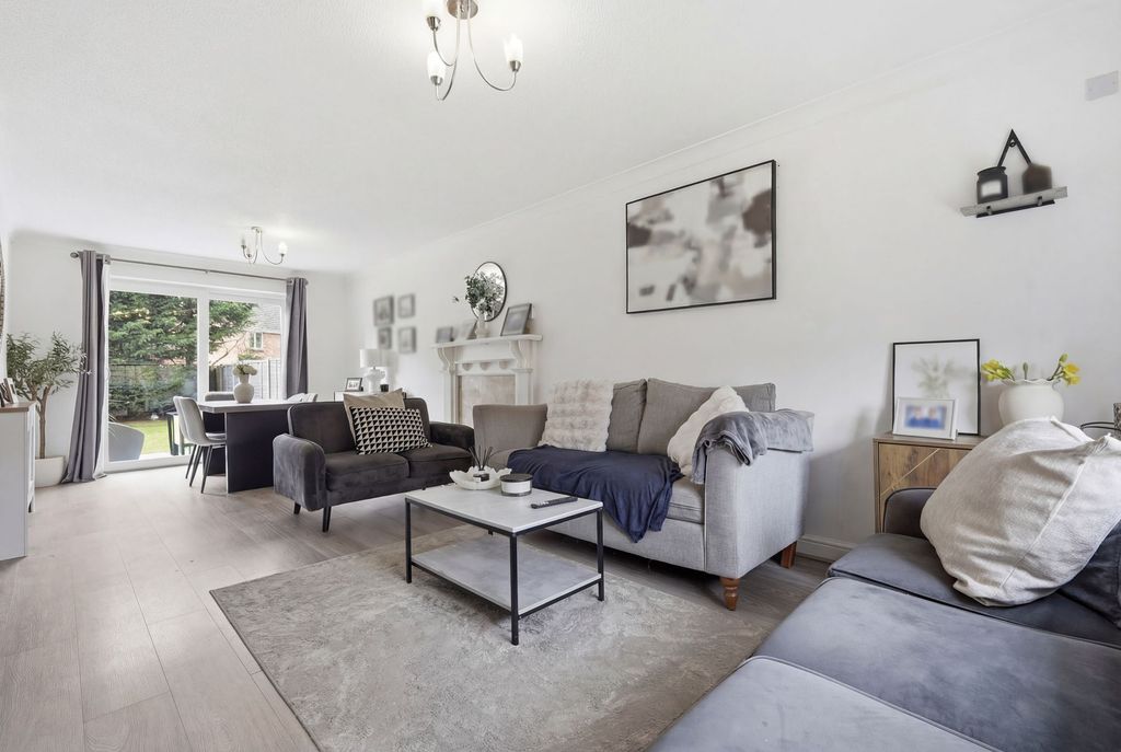 Property photo 2 of 14 Living Room