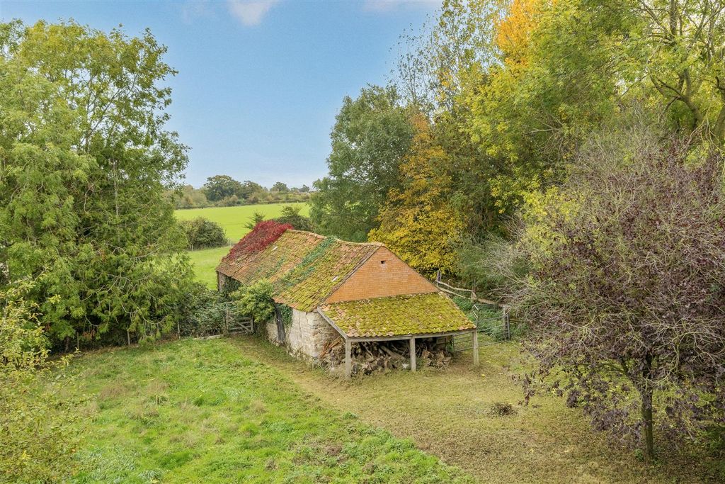 Property photo 1 of 16 Barn