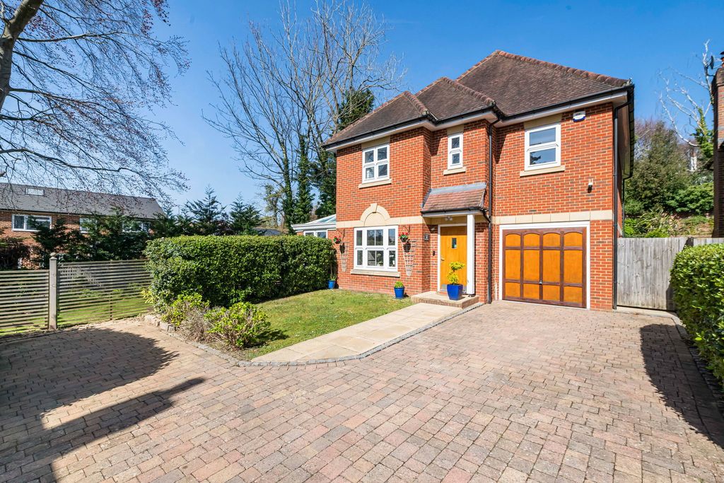 Property photo 1 of 27