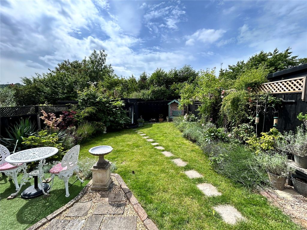 Property photo 3 of 12 Garden