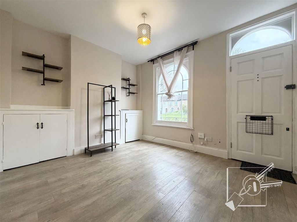 Property photo 2 of 11 Living Room