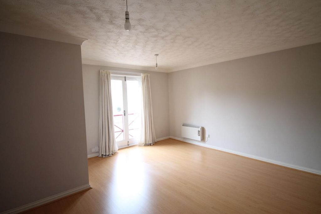 Property photo 3 of 7 Img_2136.Jpg