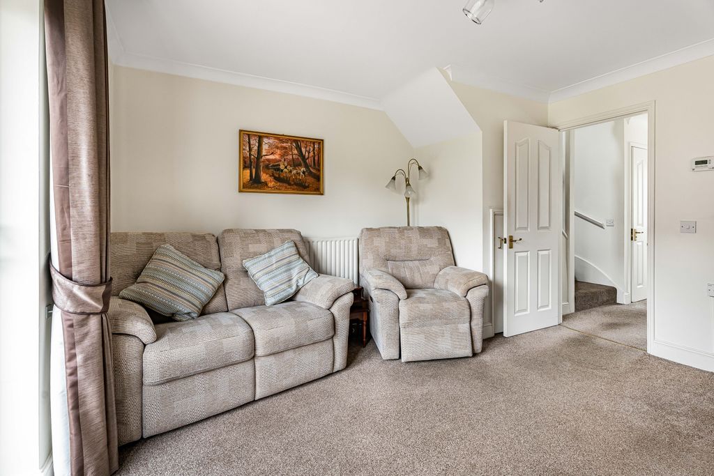 Property photo 3 of 16 Living Room