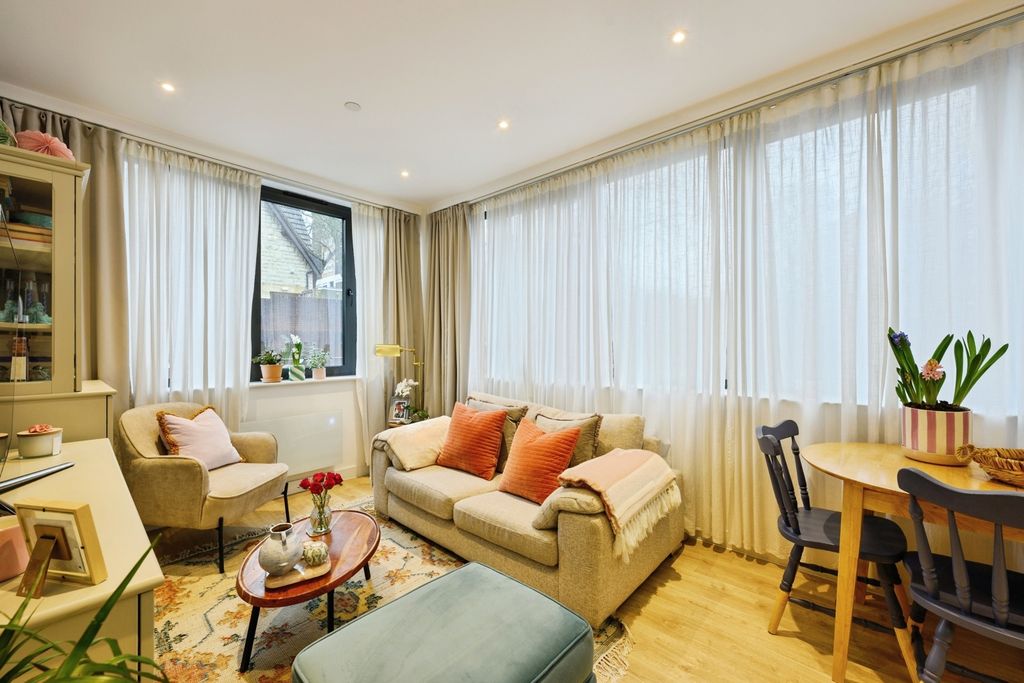 Property photo 1 of 14 Pbox-Img.Jpg