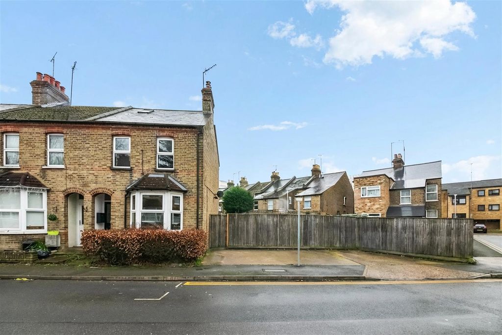 Property photo 2 of 18