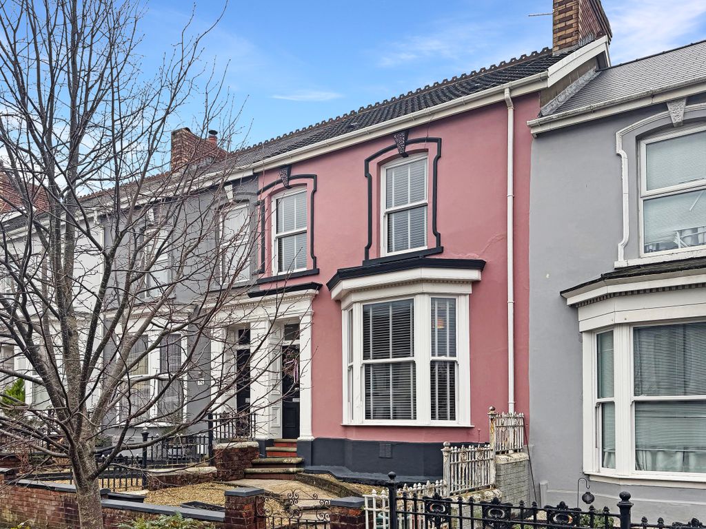 Property photo 2 of 26