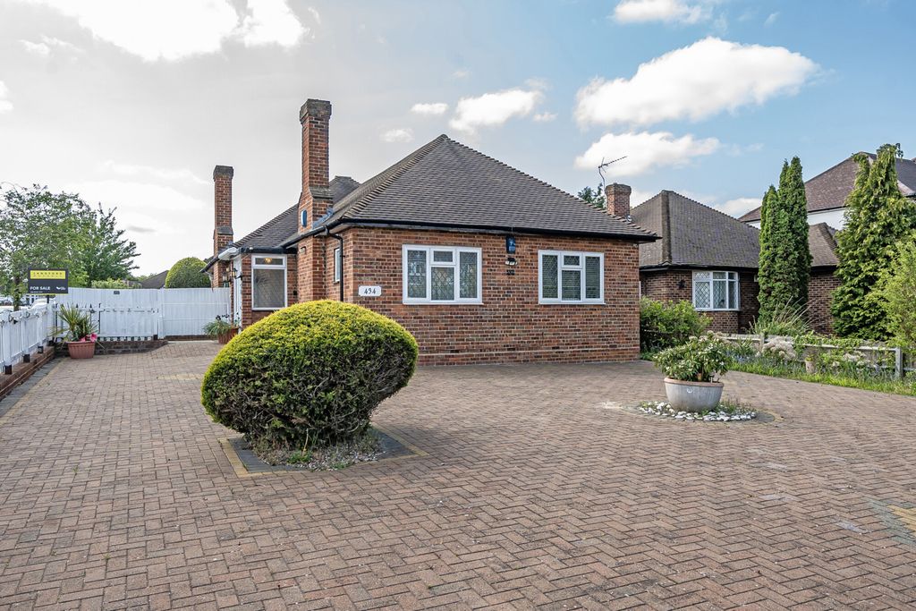 Property photo 2 of 18 External