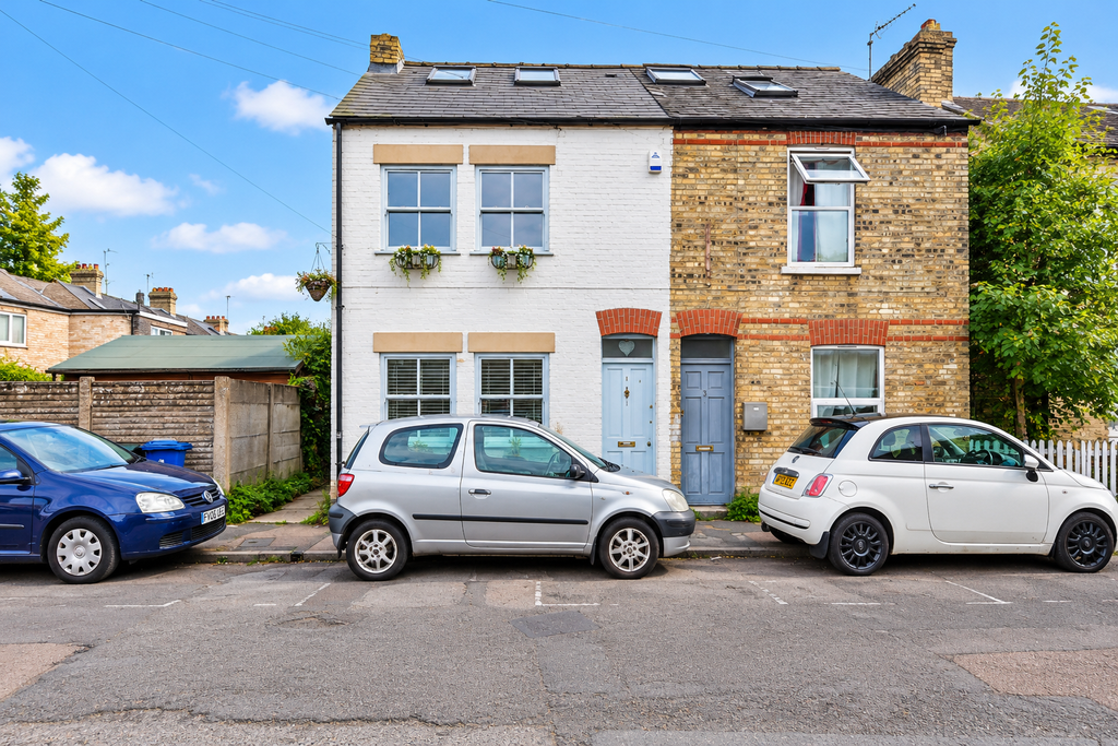 Property photo 1 of 15 Victorian Terraced Houses And Parked Cars