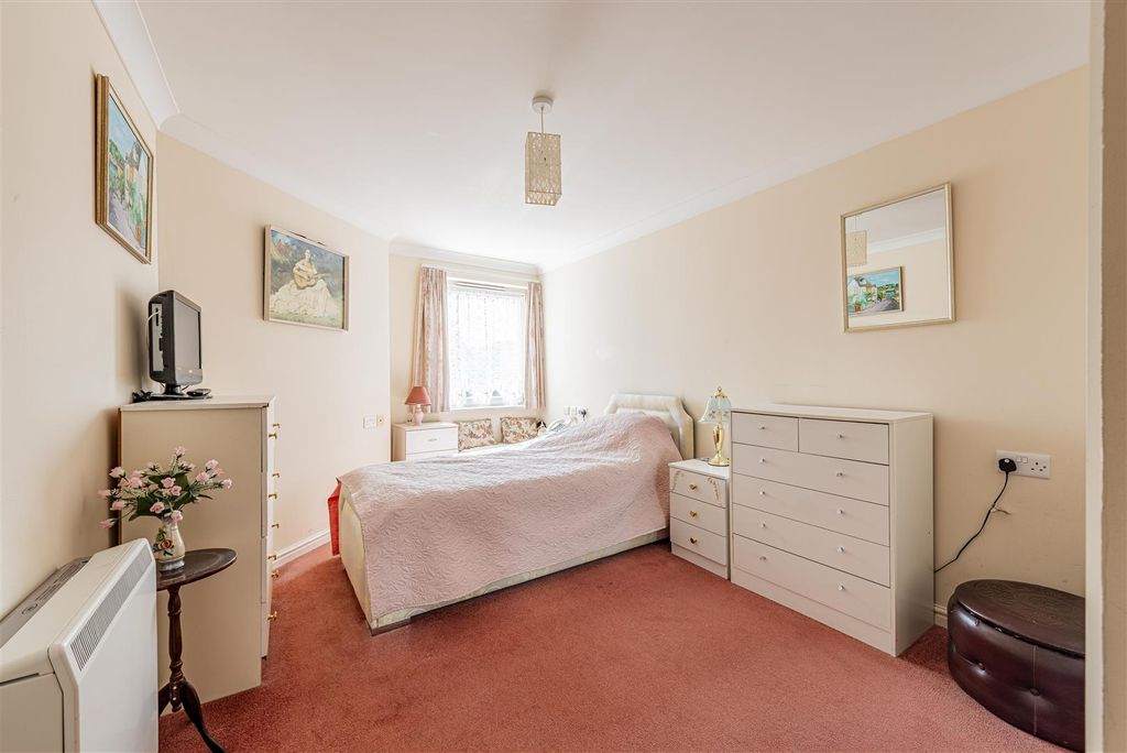 Property photo 2 of 21 1 Bedroom Apartment For Sale In Margate By Guildcr