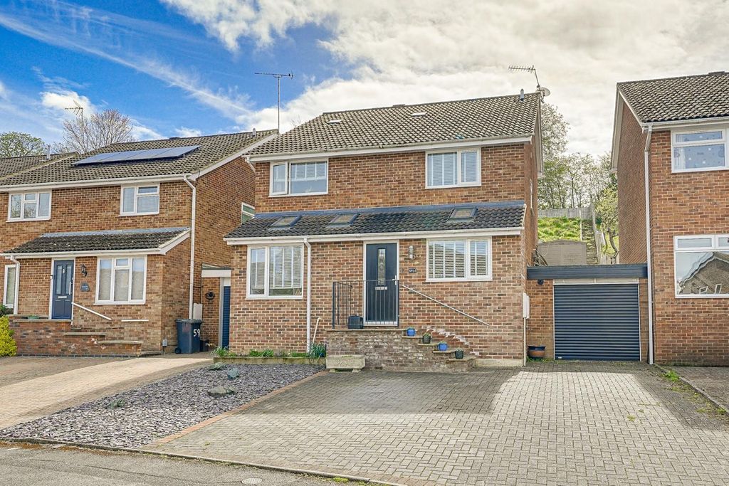 Property photo 1 of 24