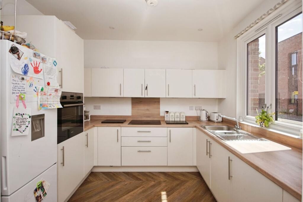 Property photo 3 of 25