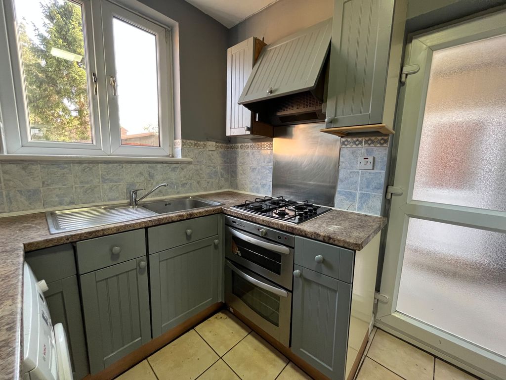 Property photo 1 of 15 3 Bed Semi-Detached House To Rent Hogarth Gardens, Hounslow Tw5