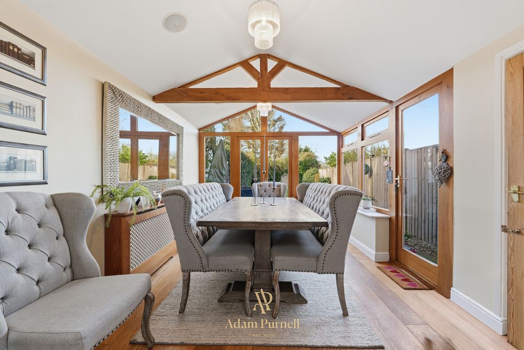 Property photo 3 of 34