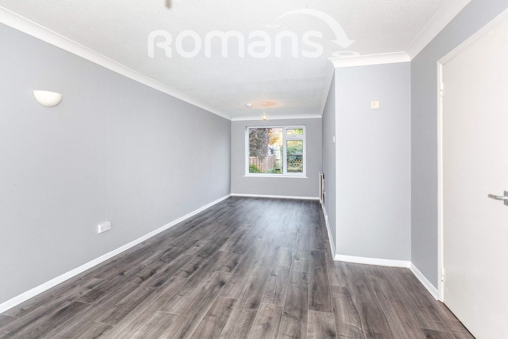 Property photo 2 of 11 2